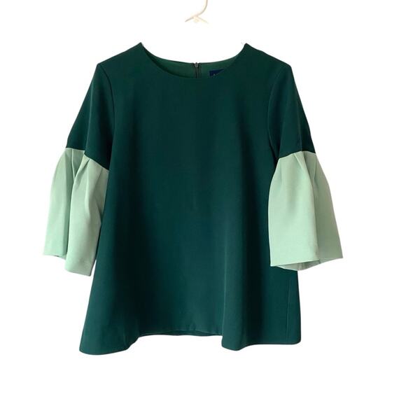 Avon Lane by Tuckernuck Harper Green Bell Sleeve Blouse size small - Picture 1 of 7